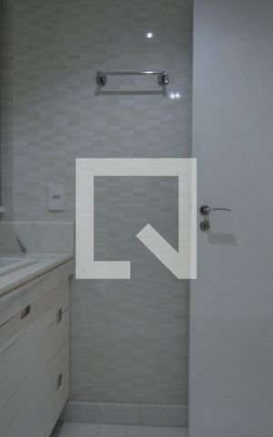 Apartamento para alugar com 278m², 4 quartos e 4 vagas Apartamento para alugar com 278m², 4 quartos e 4 vagasBanheiro da Suíte 3