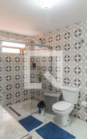 Casa à venda com 280m², 3 quartos e 4 vagas Casa à venda com 280m², 3 quartos e 4 vagasBanheiro da Suíte