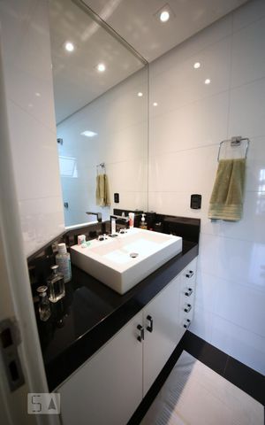 Apartamento à venda com 217m², 3 quartos e 3 vagasBanheiro