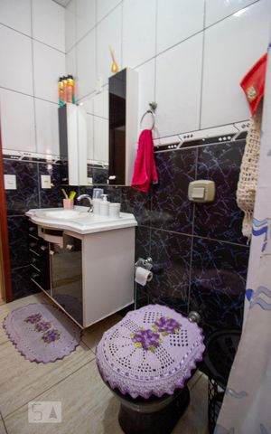 Casa à venda com 306m², 3 quartos e 4 vagasBanheiro Social