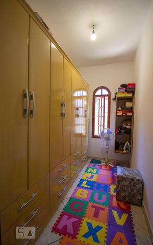 Casa à venda com 306m², 3 quartos e 4 vagasCloset da suíte