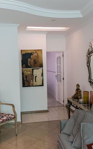 Casa à venda com 200m², 3 quartos e 4 vagas Casa à venda com 200m², 3 quartos e 4 vagasSala