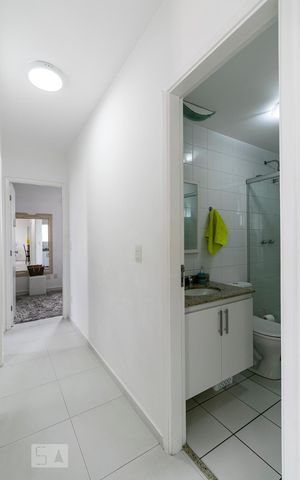 Apartamento à venda com 76m², 2 quartos e 2 vagasCorredor
