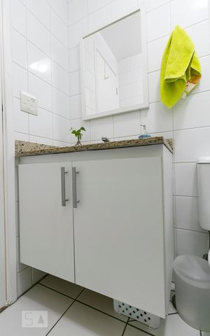 Apartamento à venda com 76m², 2 quartos e 2 vagasBanheiro 2