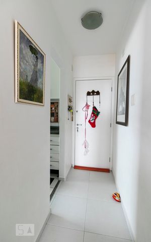 Apartamento à venda com 76m², 2 quartos e 2 vagasEntrada / Cozinha