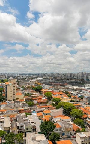 Apartamento à venda com 76m², 2 quartos e 2 vagasVaranda - Vista