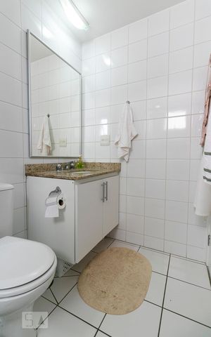 Apartamento à venda com 76m², 2 quartos e 2 vagasBanheiro da Suíte