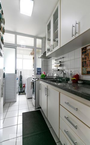 Apartamento à venda com 76m², 2 quartos e 2 vagasCozinha