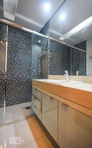 Casa à venda com 920m², 4 quartos e 6 vagas Casa à venda com 920m², 4 quartos e 6 vagasBanheiro suíte 2
