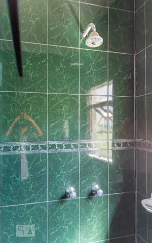 Casa à venda com 179m², 3 quartos e 2 vagas Casa à venda com 179m², 3 quartos e 2 vagasBanheiro
