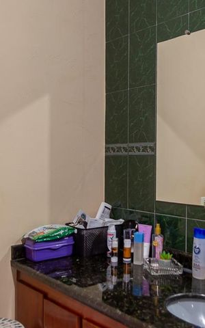 Casa à venda com 179m², 3 quartos e 2 vagas Casa à venda com 179m², 3 quartos e 2 vagasBanheiro da Suíte