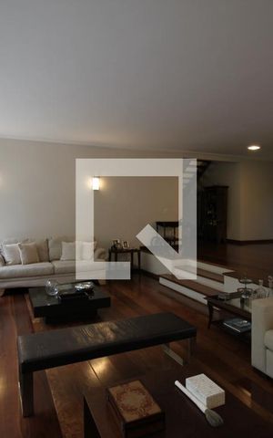 Casa à venda com 400m², 4 quartos e 5 vagasSala