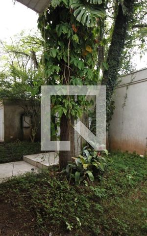 Casa à venda com 400m², 4 quartos e 5 vagasQuintal