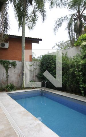 Casa à venda com 400m², 4 quartos e 5 vagasÁrea comum - Piscina