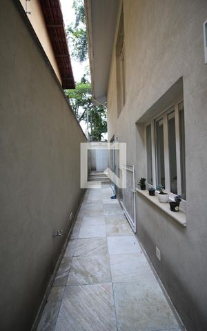 Casa à venda com 400m², 4 quartos e 5 vagasCorredor