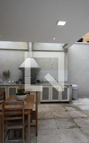 Casa à venda com 400m², 4 quartos e 5 vagasÁrea comum - Churrasqueira