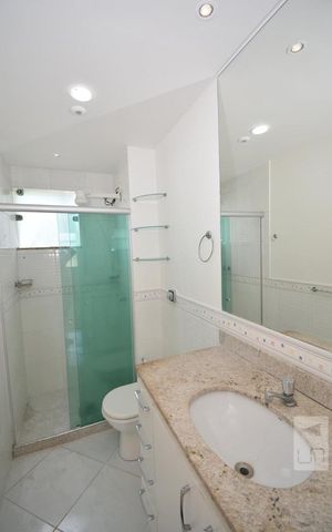 Apartamento à venda com 70m², 2 quartos e sem vagaBanheiro
