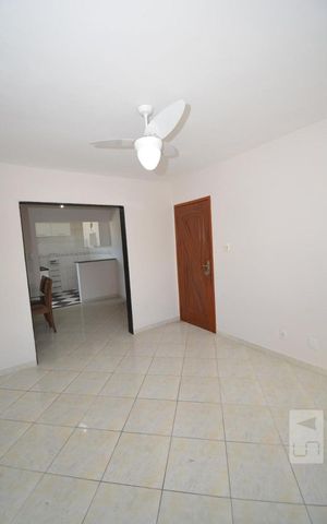 Apartamento à venda com 70m², 2 quartos e sem vagaSala