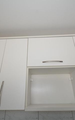 Apartamento à venda com 70m², 2 quartos e sem vagaCozinha e Área de Serviço - Armários