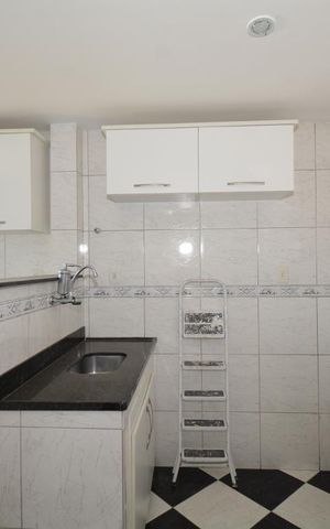 Apartamento à venda com 70m², 2 quartos e sem vagaCozinha e Área de Serviço