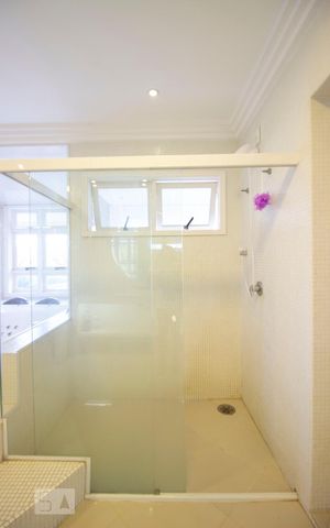 Casa à venda com 1140m², 8 quartos e 8 vagasBanheiro da Suíte 3