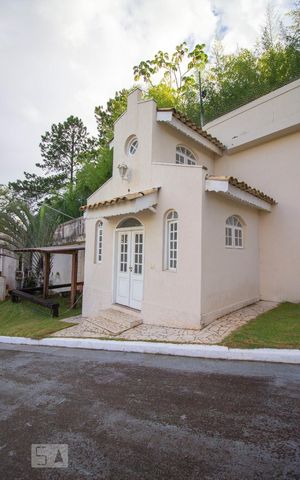 Casa à venda com 1140m², 8 quartos e 8 vagasCapela