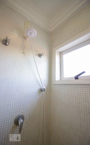 Casa à venda com 1140m², 8 quartos e 8 vagasChuveiro
