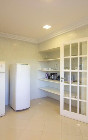 Casa à venda com 1140m², 8 quartos e 8 vagasCozinha