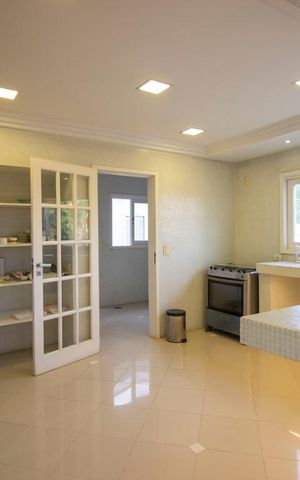 Casa à venda com 1140m², 8 quartos e 8 vagasCozinha