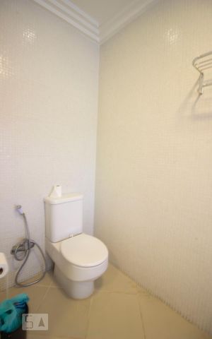 Casa à venda com 1140m², 8 quartos e 8 vagasBanheiro da Suíte 3