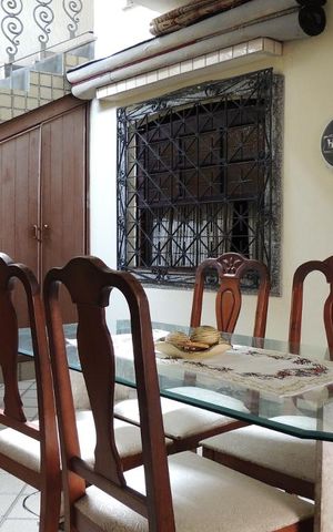 Casa à venda com 166m², 4 quartos e 2 vagasCopa