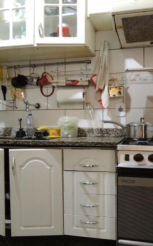 Casa à venda com 166m², 4 quartos e 2 vagasCozinha - Armários