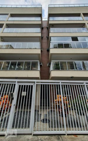 Apartamento para alugar com 82m², 3 quartos e 1 vaga Apartamento para alugar com 82m², 3 quartos e 1 vagaFachada
