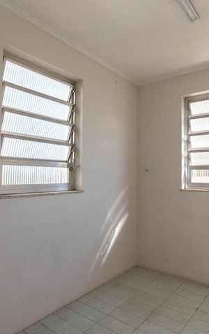 Casa à venda com 900m², 4 quartos e 1 vaga Casa à venda com 900m², 4 quartos e 1 vagaÁrea de Serviço