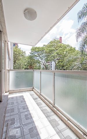 Apartamento à venda com 118m², 3 quartos e 2 vagas Apartamento à venda com 118m², 3 quartos e 2 vagas Varanda