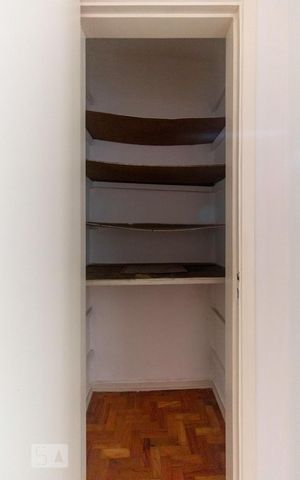 Apartamento à venda com 80m², 2 quartos e 1 vagaArmário do Corredor