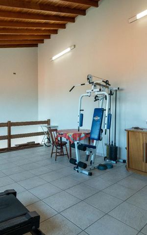 Casa à venda com 354m², 3 quartos e 6 vagas Casa à venda com 354m², 3 quartos e 6 vagasÁrea de Lazer 2 - Academia