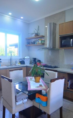 Casa para alugar com 630m², 6 quartos e 10 vagasCasa 1 - Cozinha