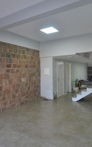 Casa para alugar com 630m², 6 quartos e 10 vagasCasa 1 - Garagem