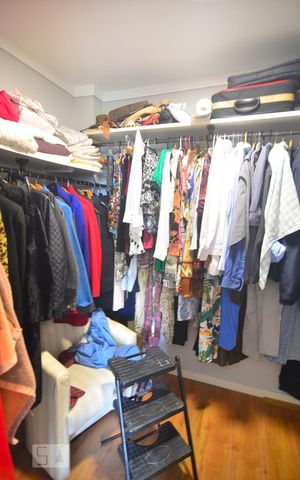 Casa para alugar com 630m², 6 quartos e 10 vagasCasa 1 - Closet
