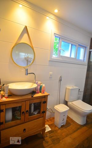 Casa para alugar com 630m², 6 quartos e 10 vagasCasa 1 - Banheiro Suíte