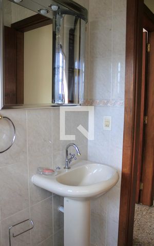 Casa à venda com 123m², 3 quartos e 2 vagasBanheiro social