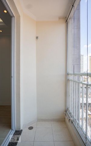 Apartamento à venda com 57m², 2 quartos e 1 vaga Apartamento à venda com 57m², 2 quartos e 1 vagaVaranda