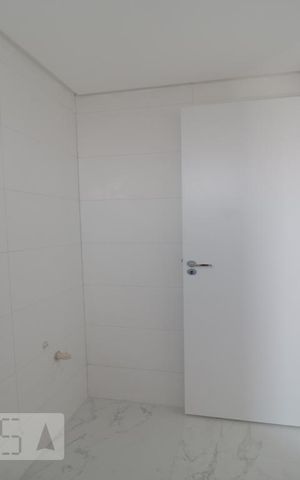 Apartamento para alugar com 34m², 1 quarto e sem vagaBanheiro da Suíte