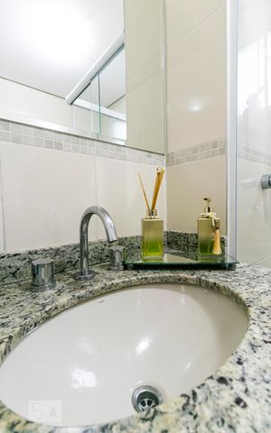Apartamento à venda com 80m², 3 quartos e 1 vagaBanheiro da Suíte