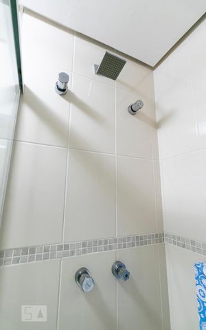 Apartamento à venda com 80m², 3 quartos e 1 vagaBanheiro 2
