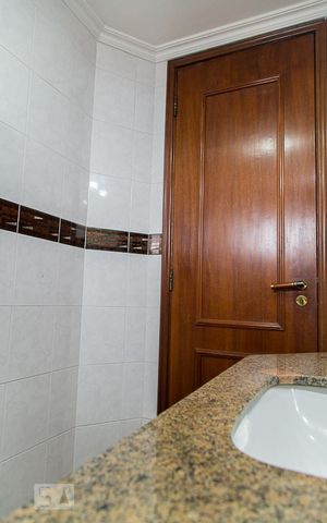 Apartamento à venda com 200m², 3 quartos e 3 vagasBanheiro social