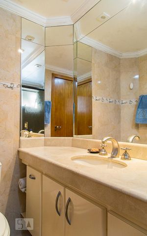 Apartamento à venda com 200m², 3 quartos e 3 vagasBanheiro da suíte