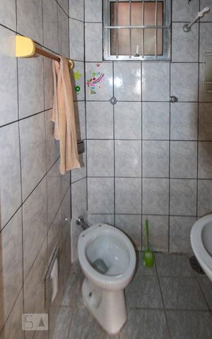 Casa à venda com 210m², 3 quartos e 3 vagas Casa à venda com 210m², 3 quartos e 3 vagasBanheiro casa 04