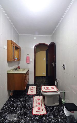 Casa à venda com 392m², 5 quartos e 4 vagasBanheiro 2